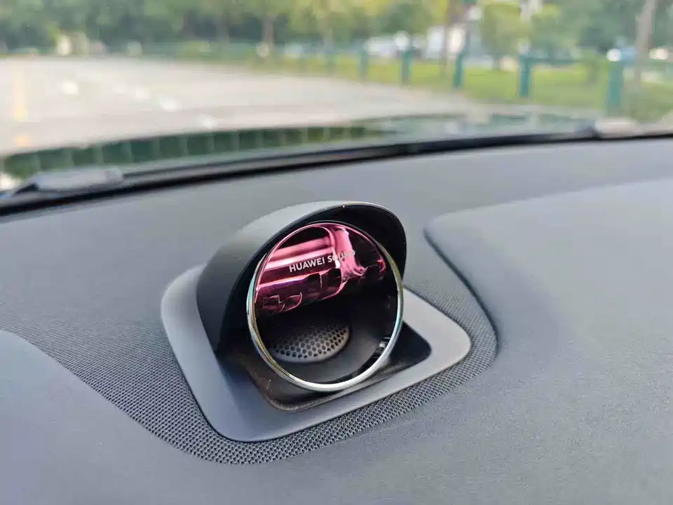 AITO Ask the world M7