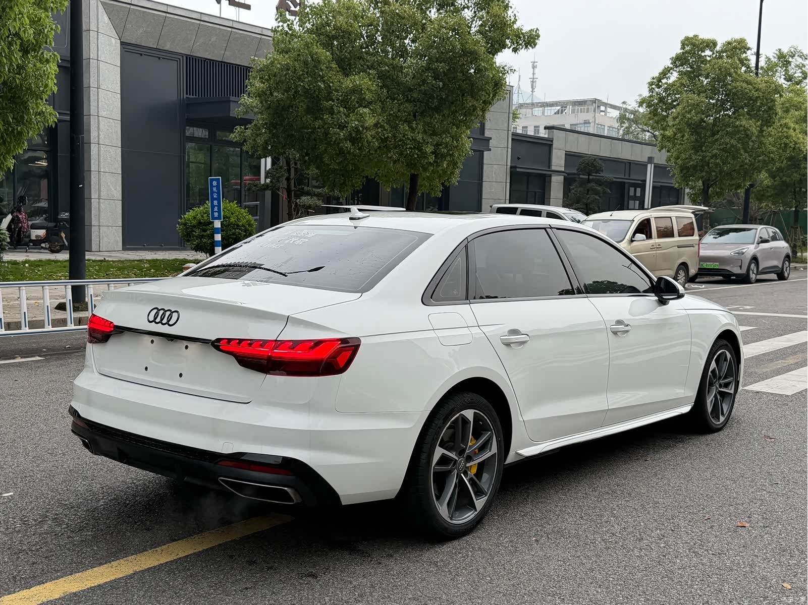 Audi A4L, 2021 16