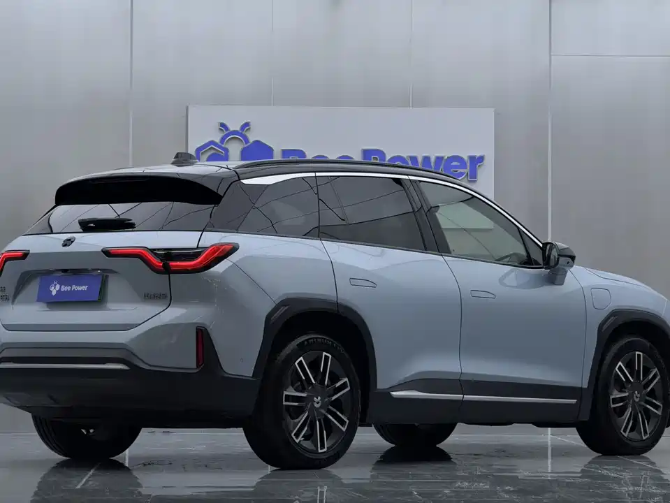 NIO ES6
