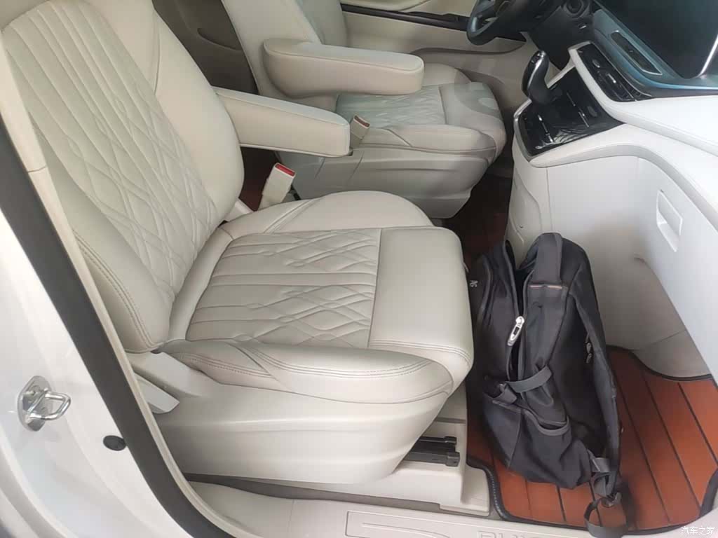Buick GL8, 2021 25