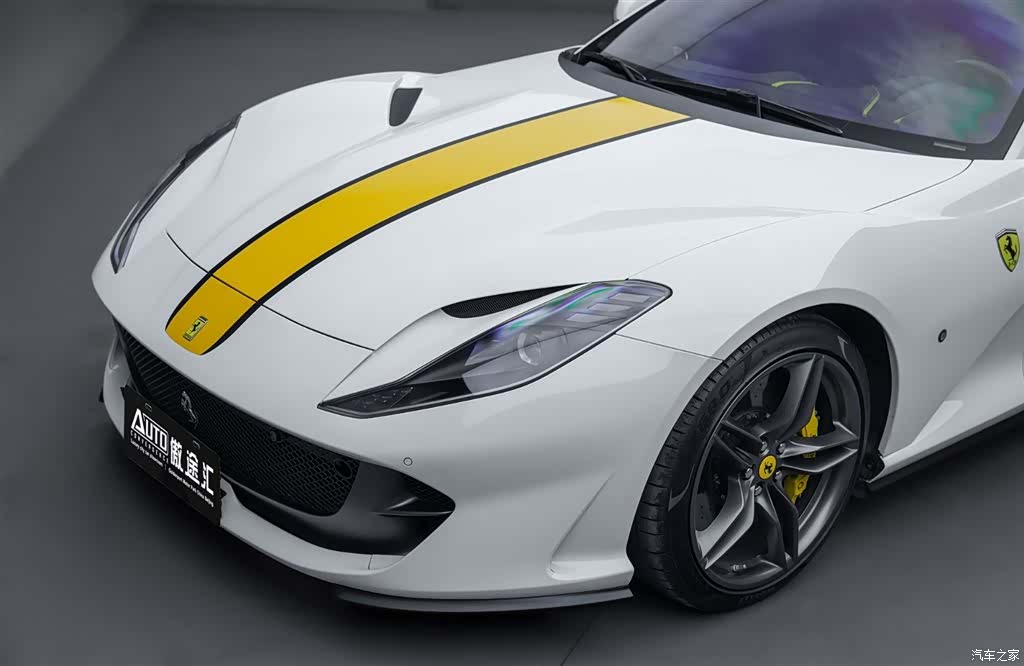 Ferrari 812, 2020 7