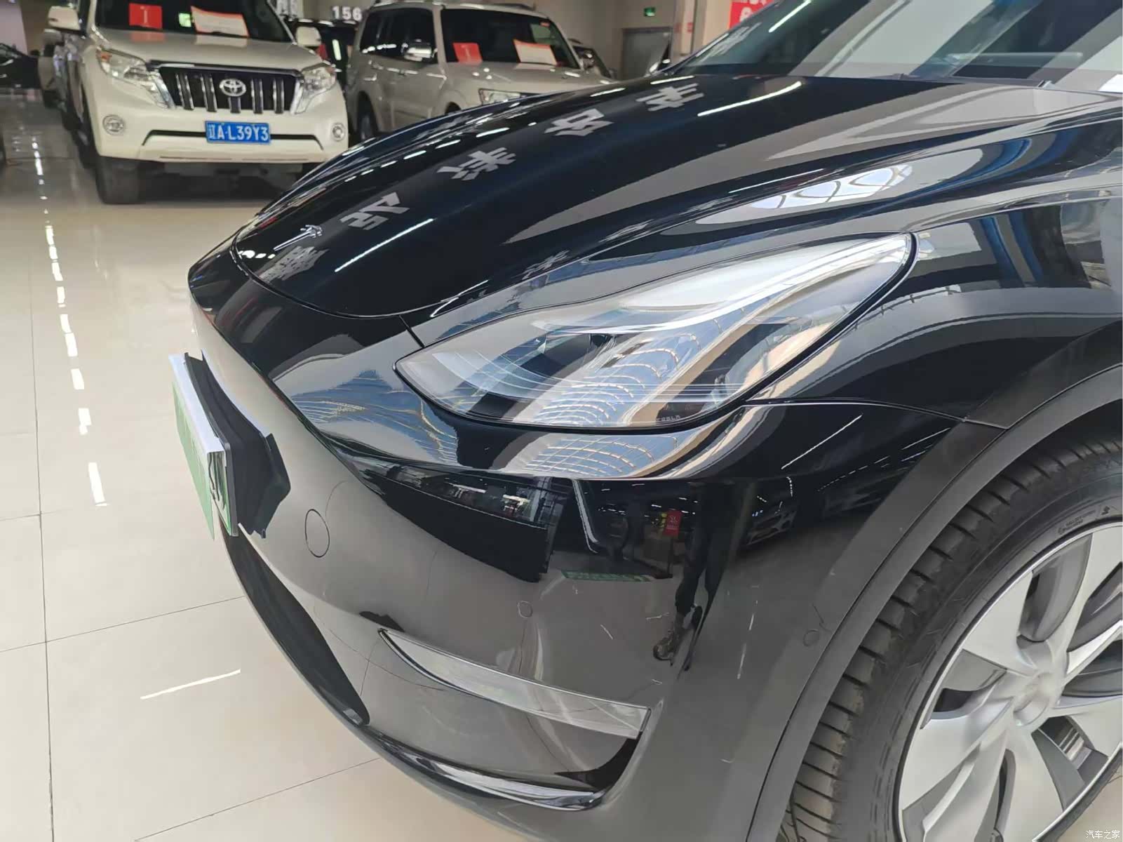 Tesla Model Y, 2023 16