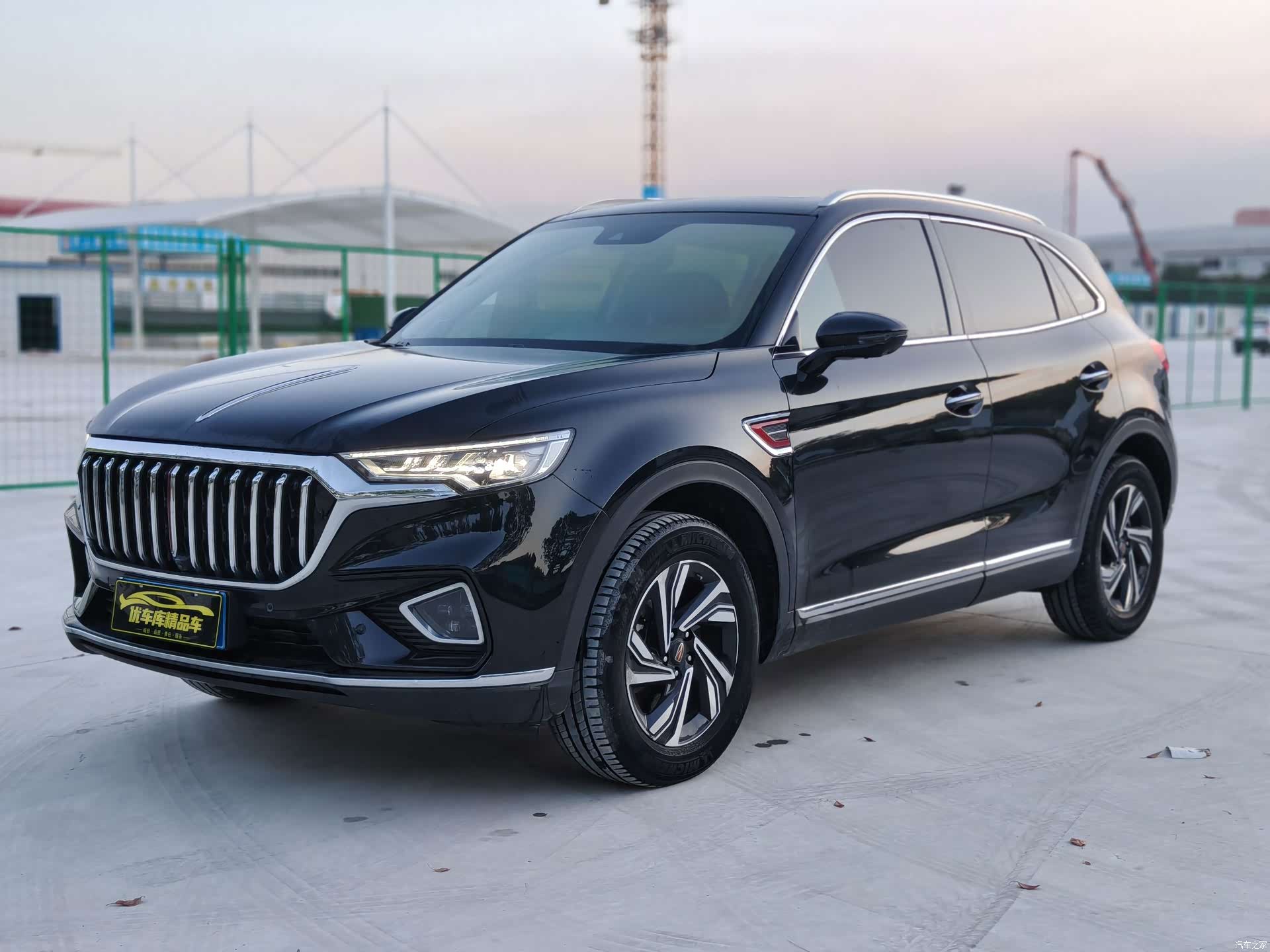 Hongqi HS5, 2022 1