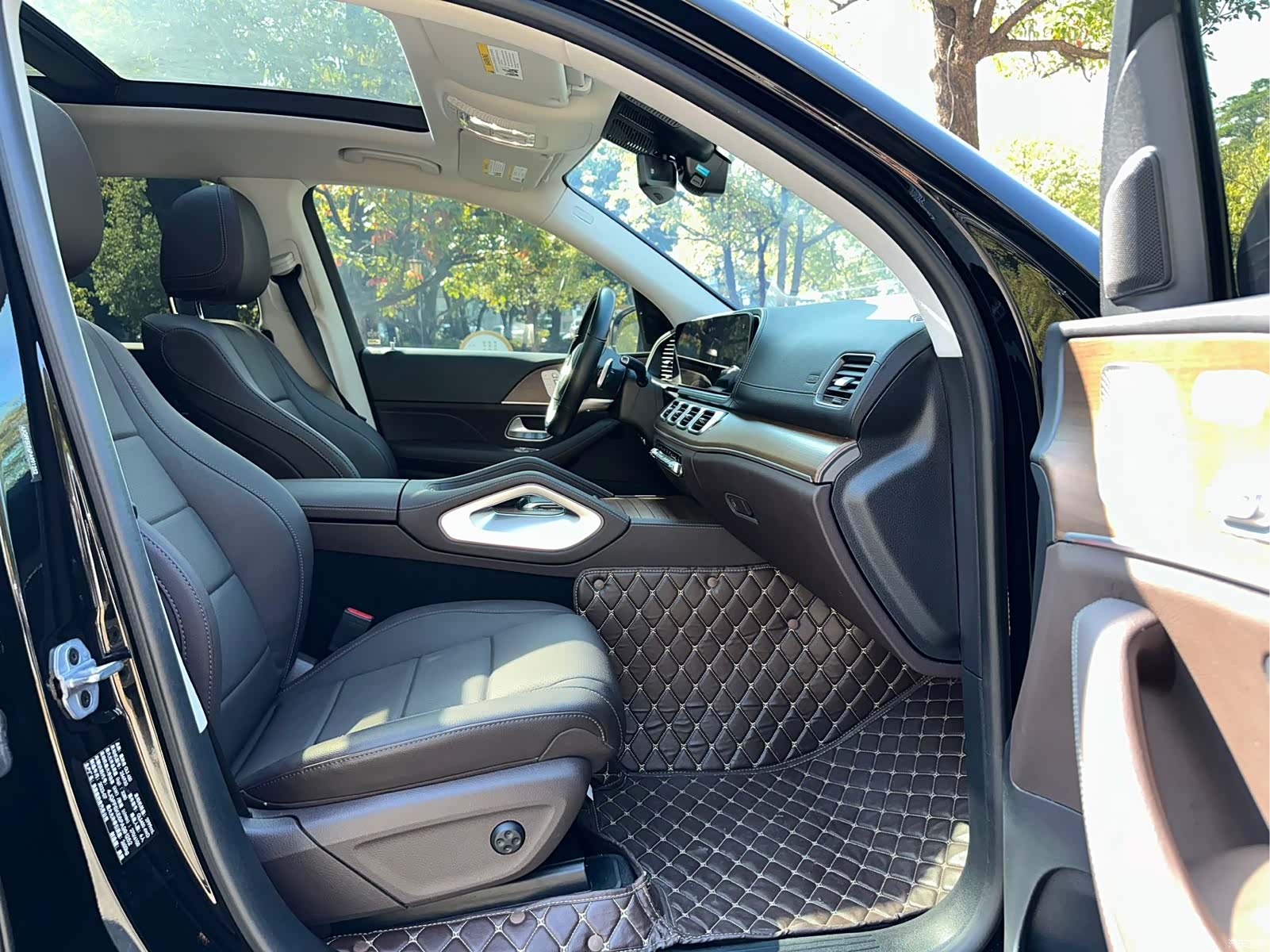 Mercedes-Benz GLS, 2024 15