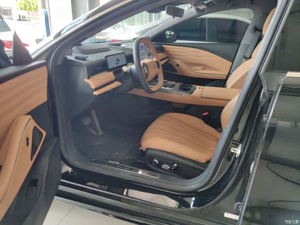Geely 8, 2025 16