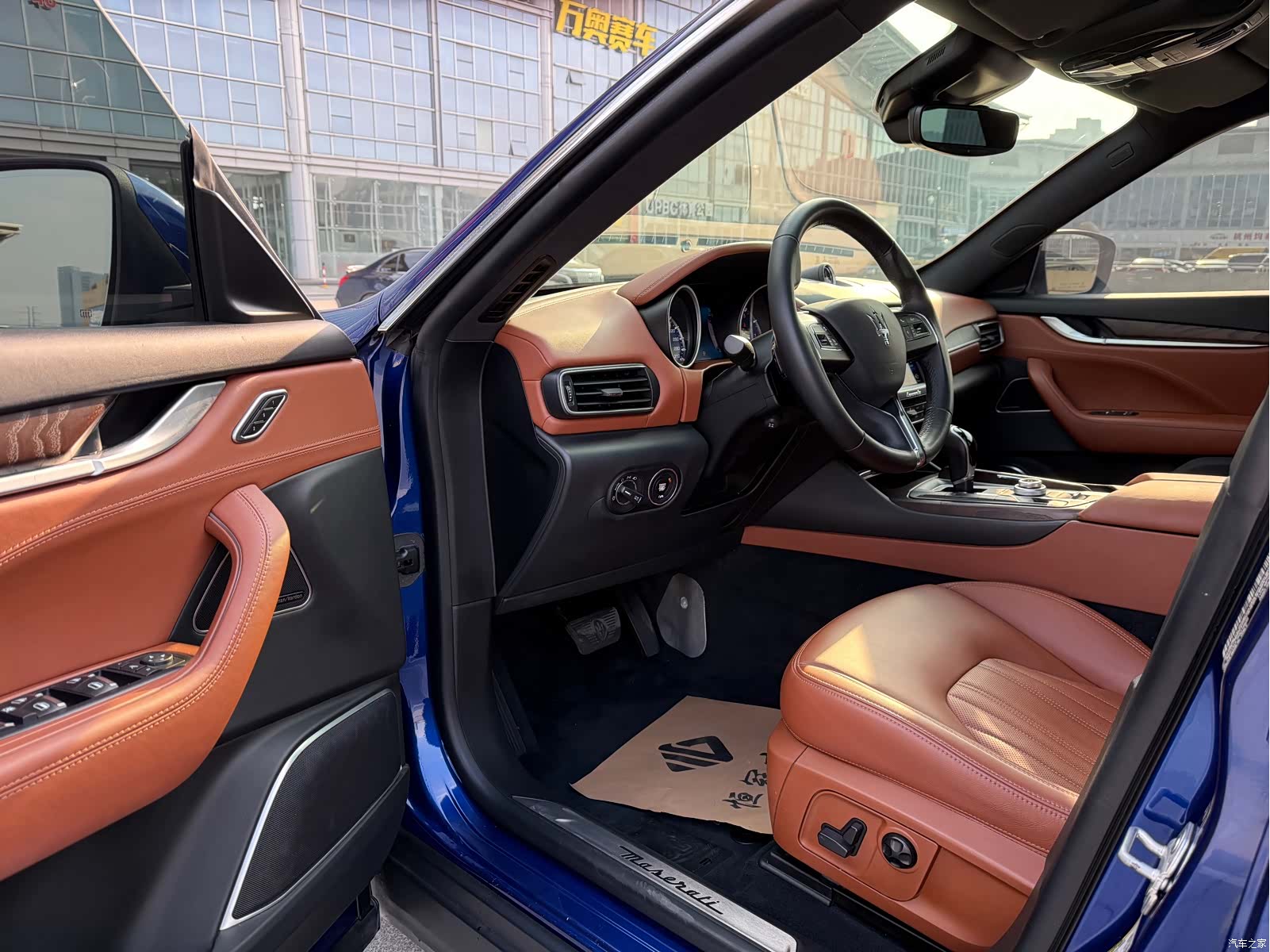 Maserati Levante, 2017 все фото