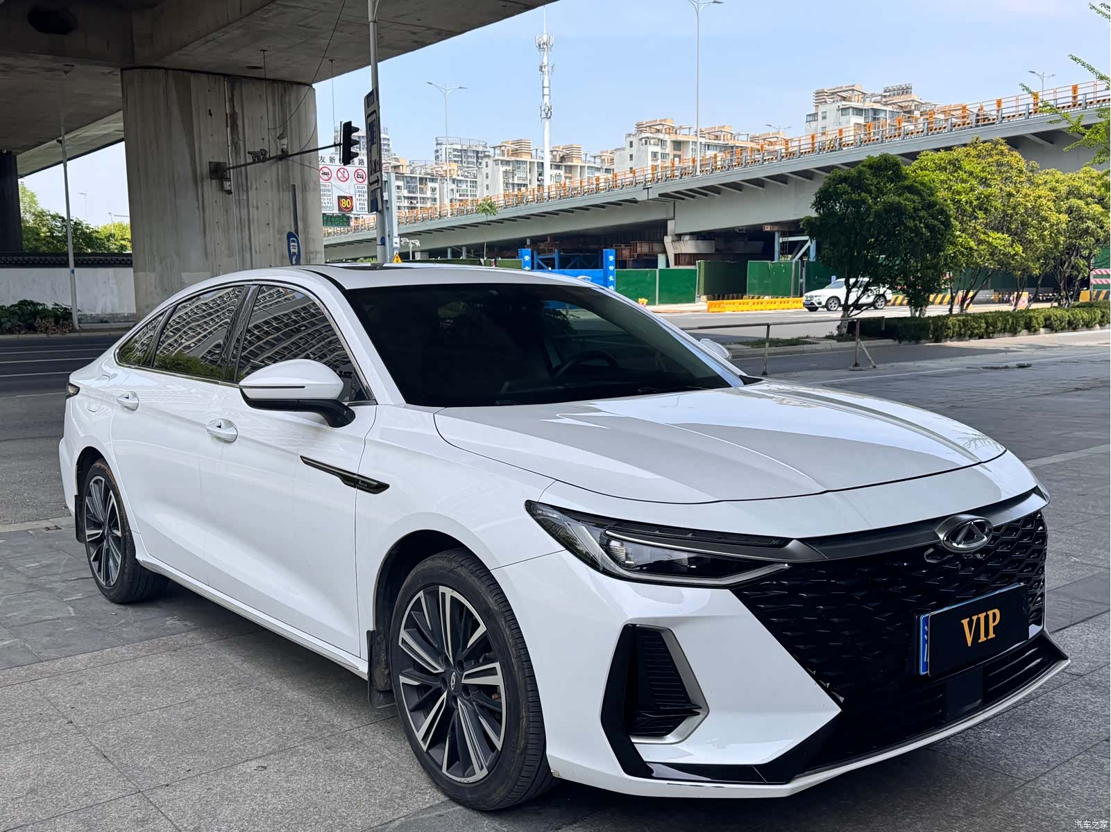 Chery Arrizo 8, 2022 3