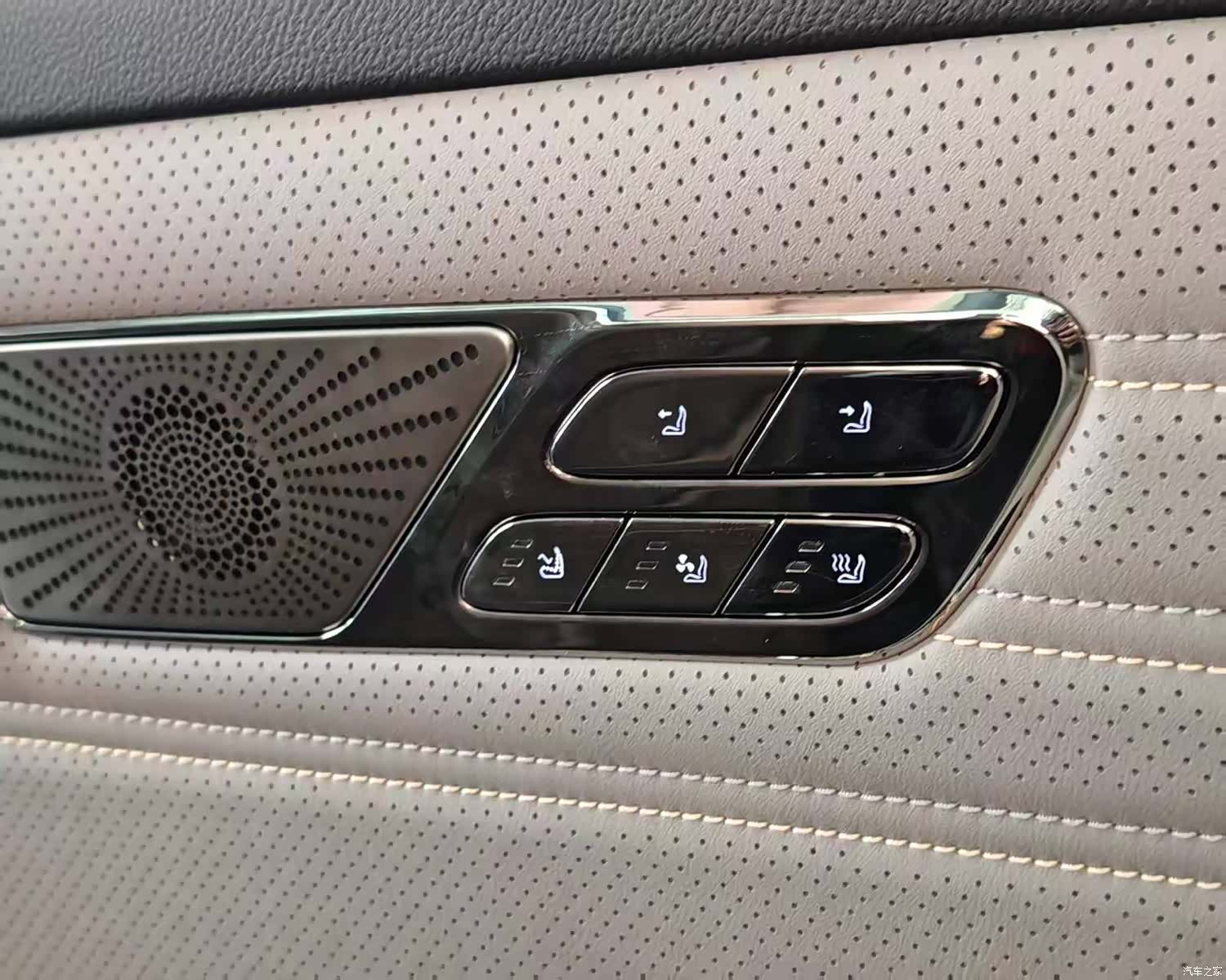Geely 8, 2025 13