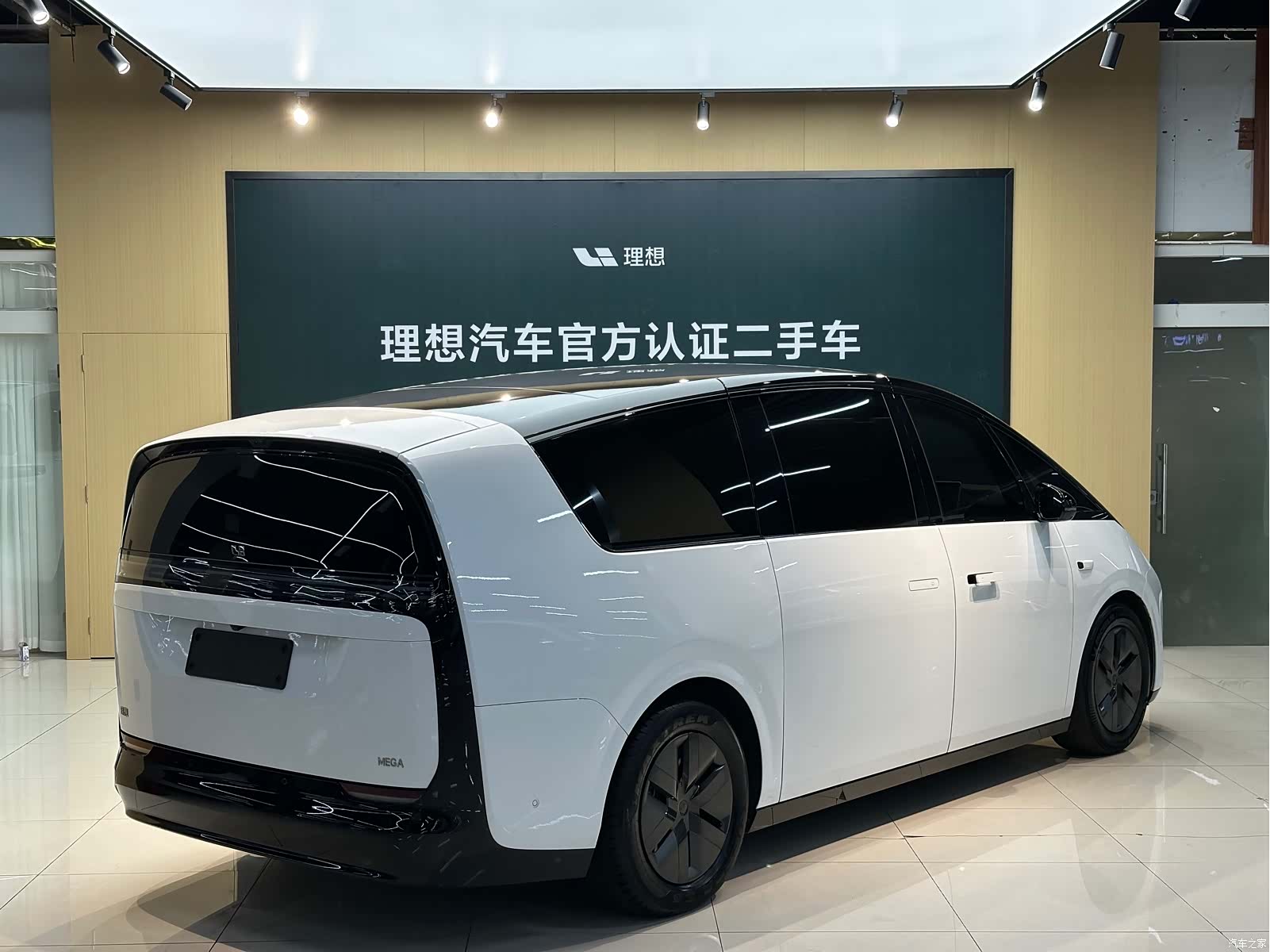 Li Auto MEGA, 2025 4