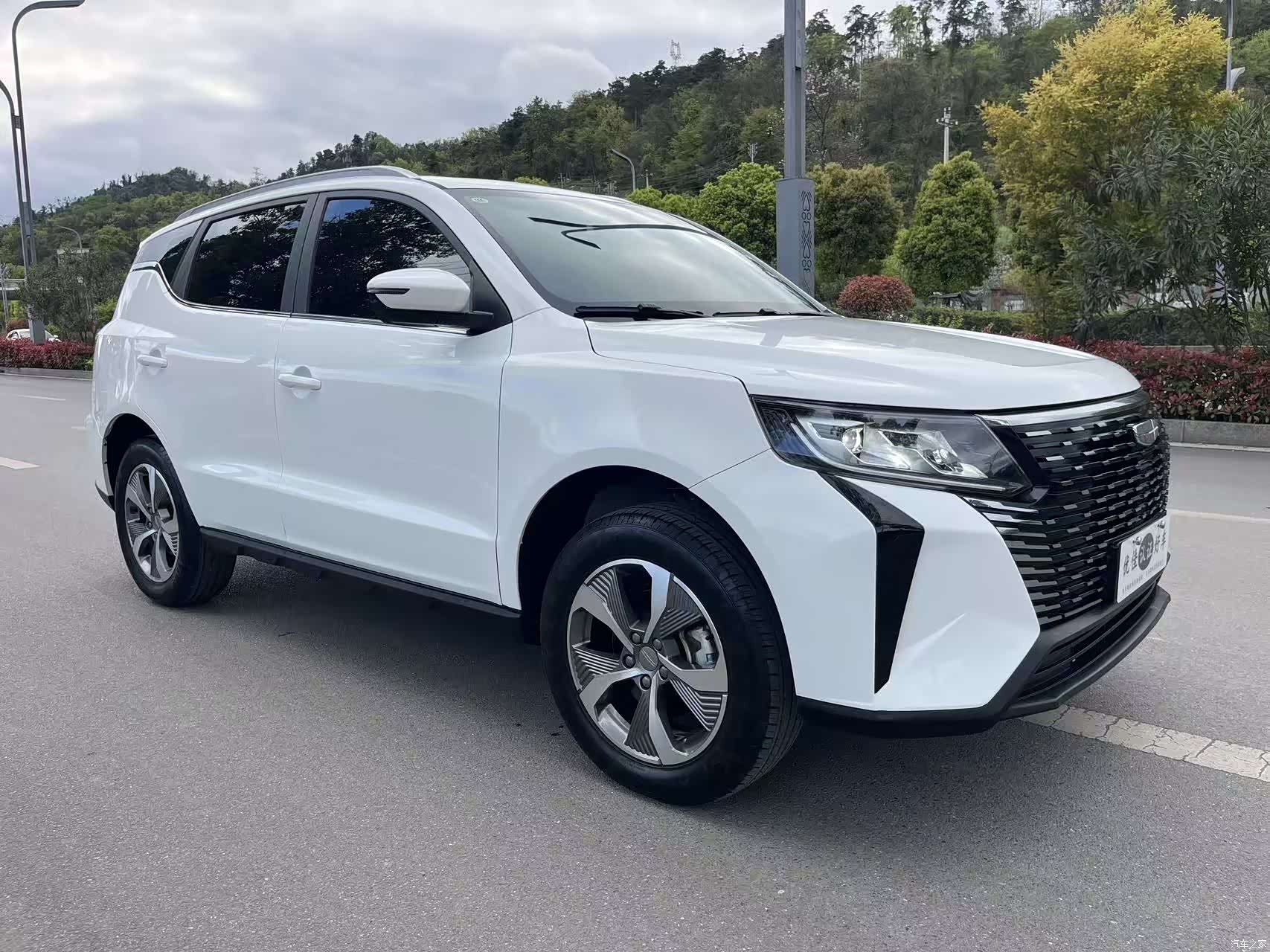 Geely Haoyue PRO, 2024 3