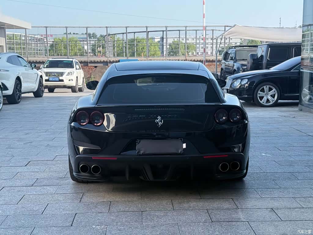 Ferrari GTC4Lus, 2019 11