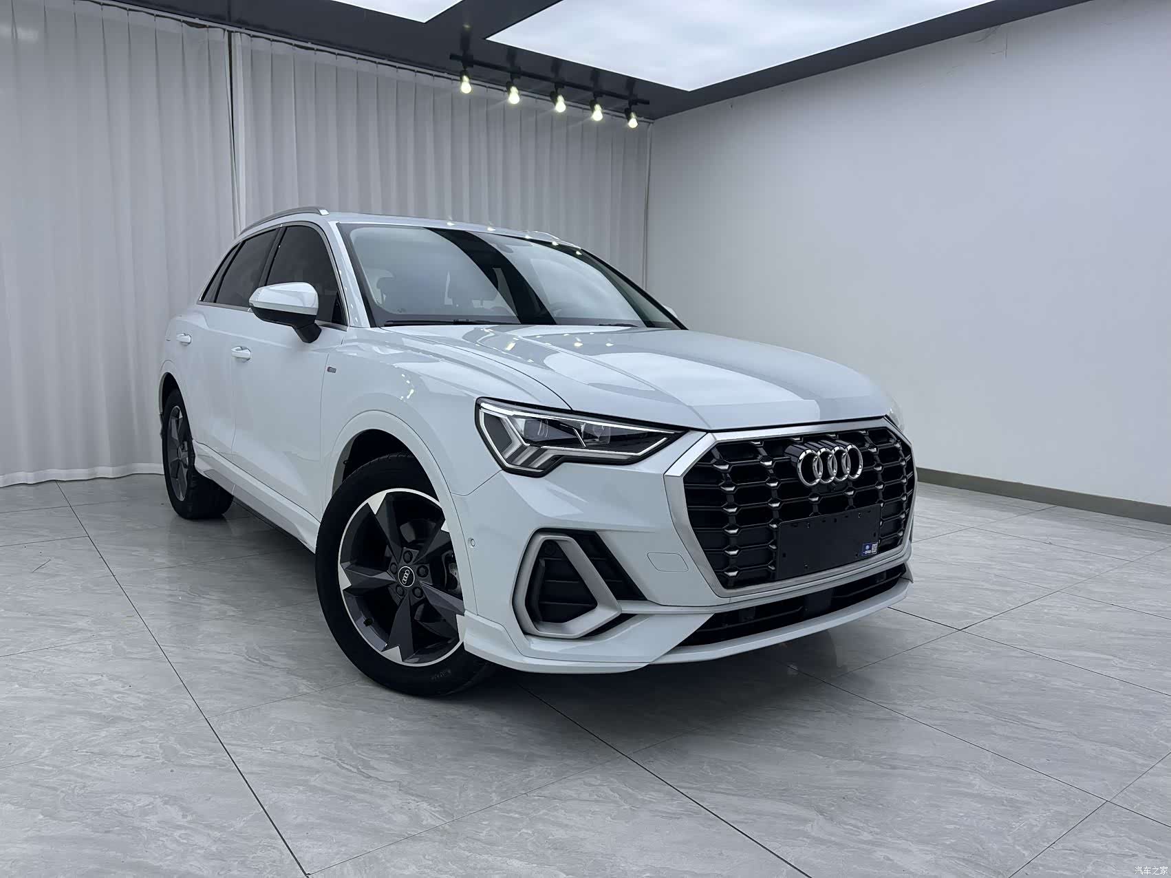 Audi Q3, 2022 3