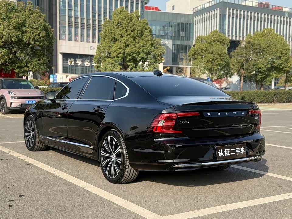 Volvo S90