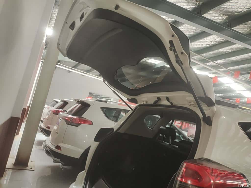 Toyota RAV4, 2017 19