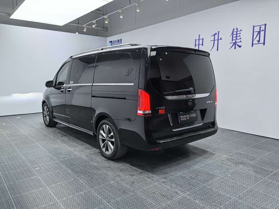 Mercedes-Benz V-class