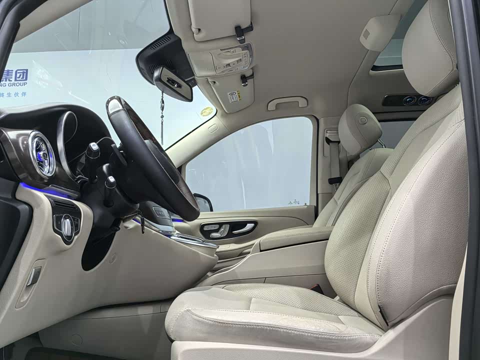 Mercedes-Benz V-class