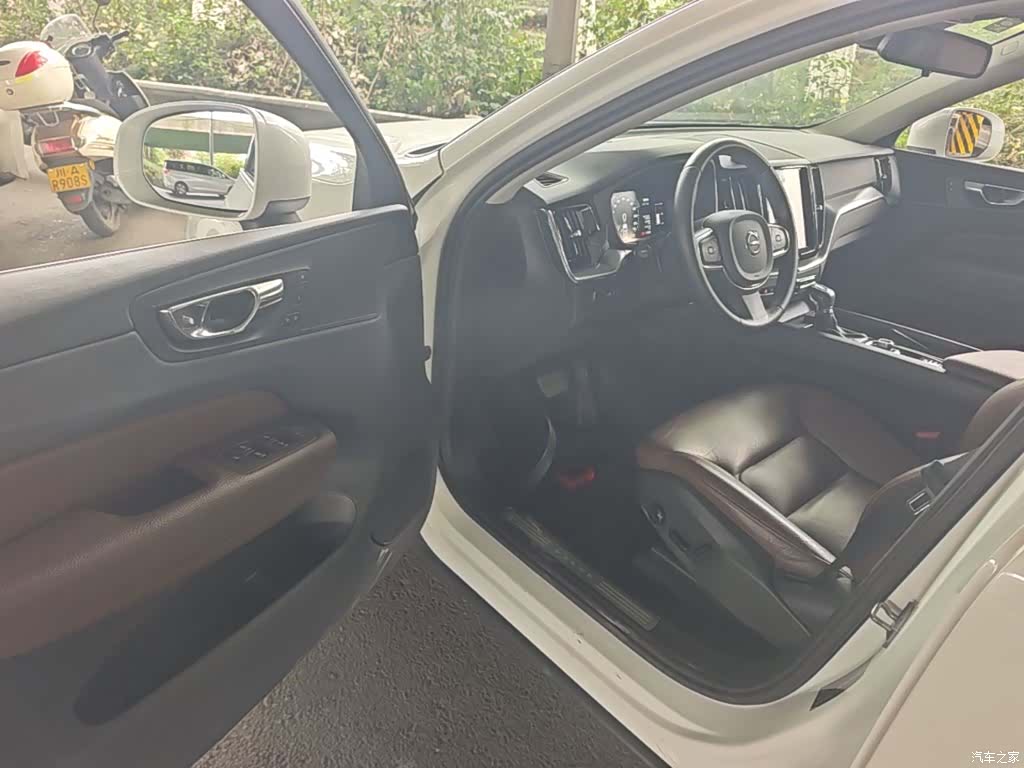 Volvo XC60, 2019 16