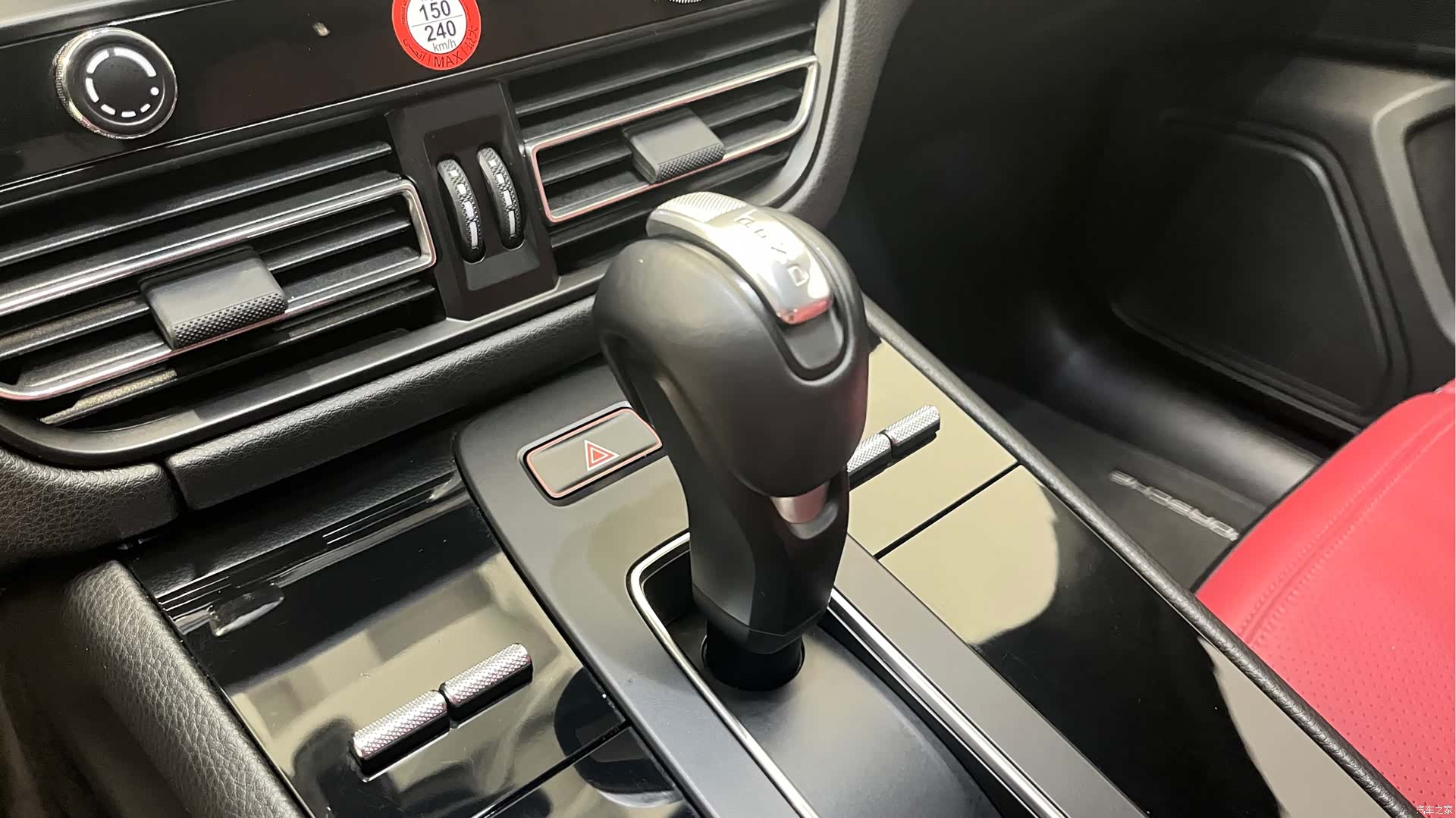 Porsche Macan, 2024 9