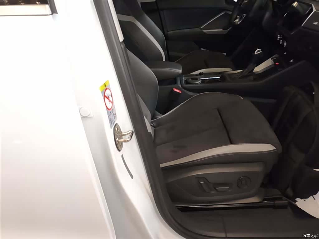 Audi Q3, 2019 25