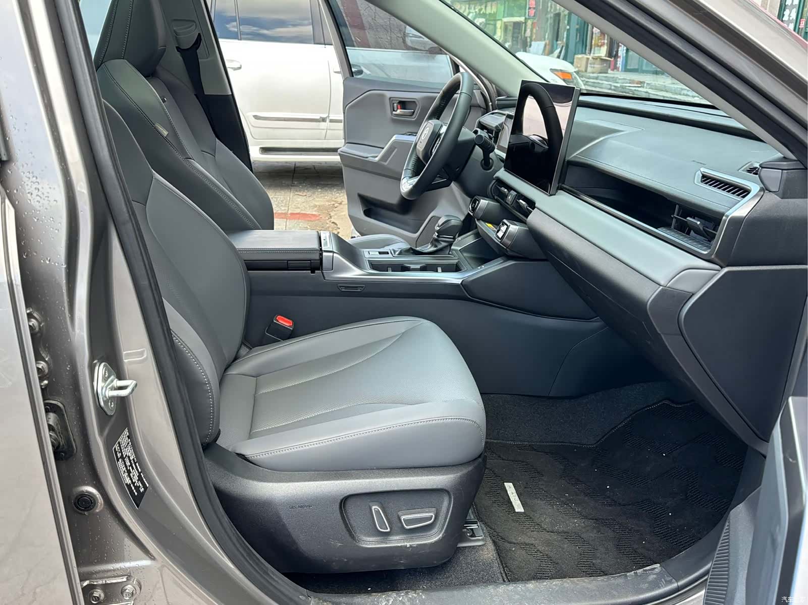 Toyota RAV4, 2026 23