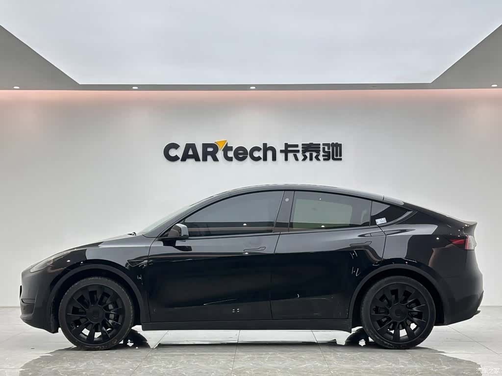 Tesla Model Y, 2023 2