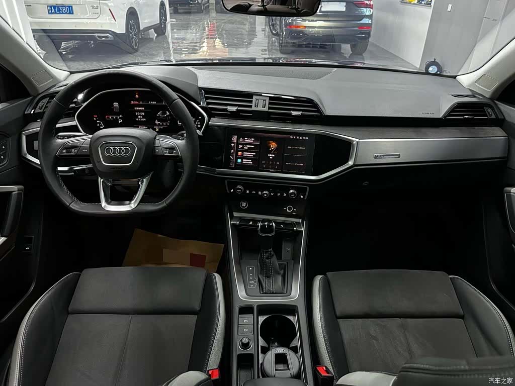 Audi Q3, 2022 11