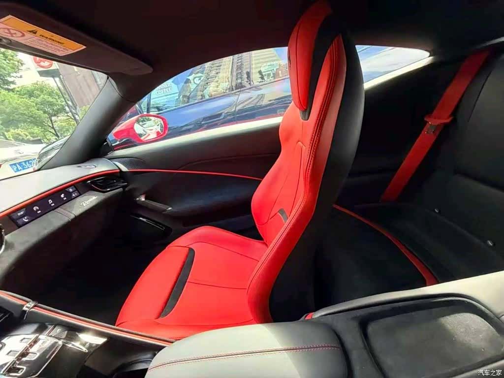 Ferrari Roma, 2023 8