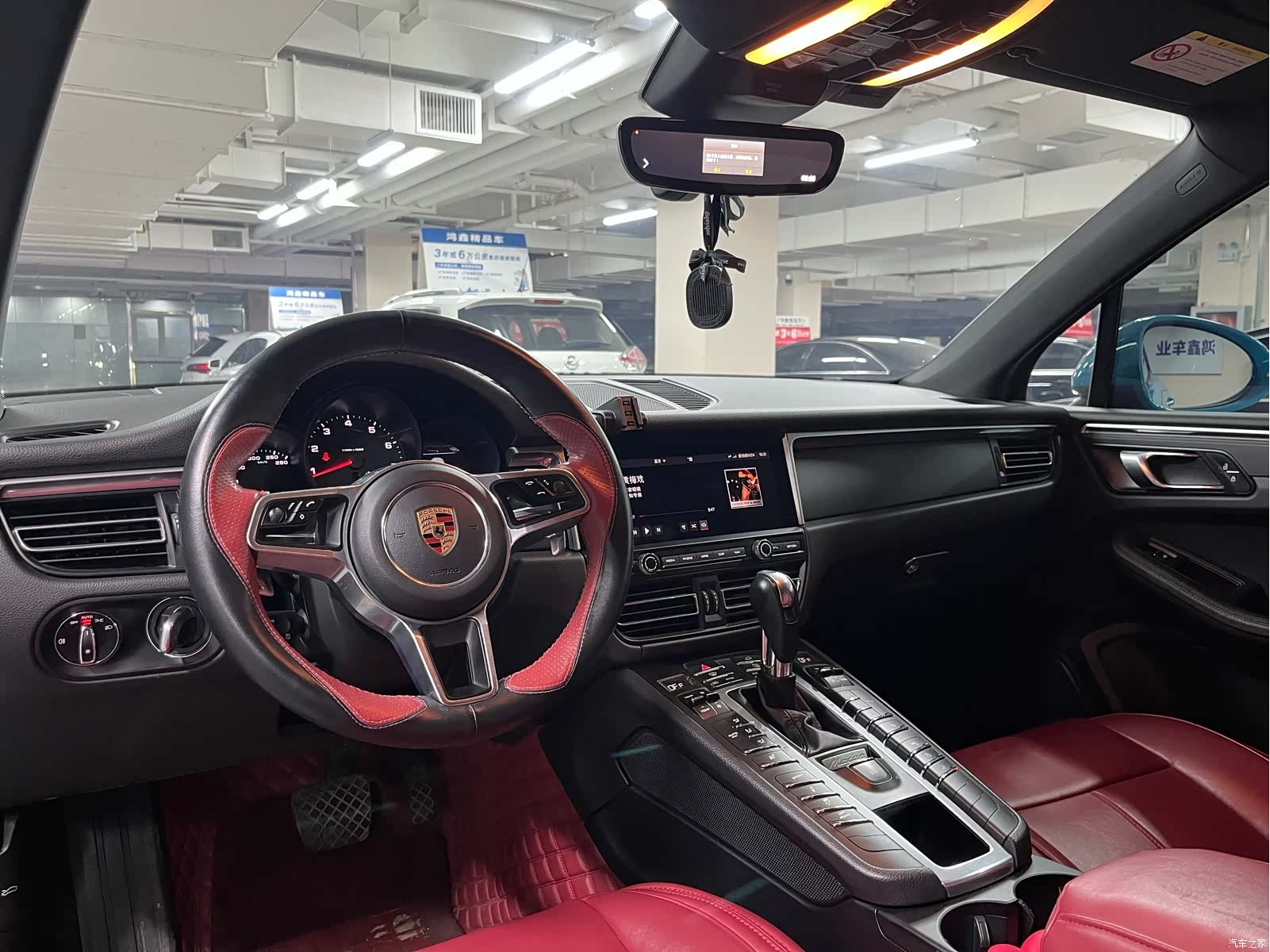 Porsche Macan, 2019 все фото