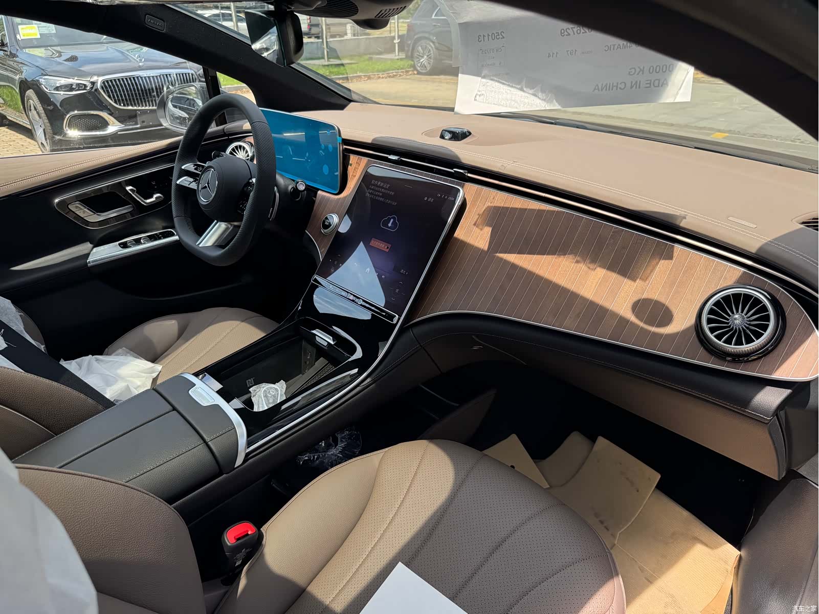 Mercedes-Benz EQE, 2025 14