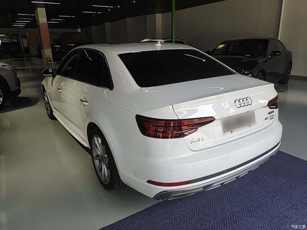 Audi A4L, 2019 все фото