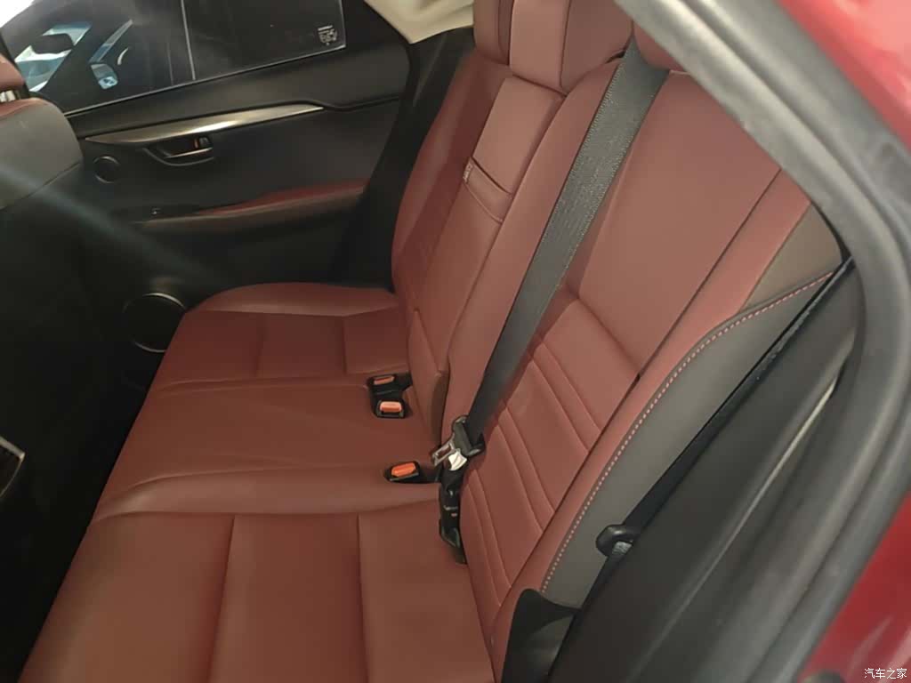 Lexus NX, 2018 17