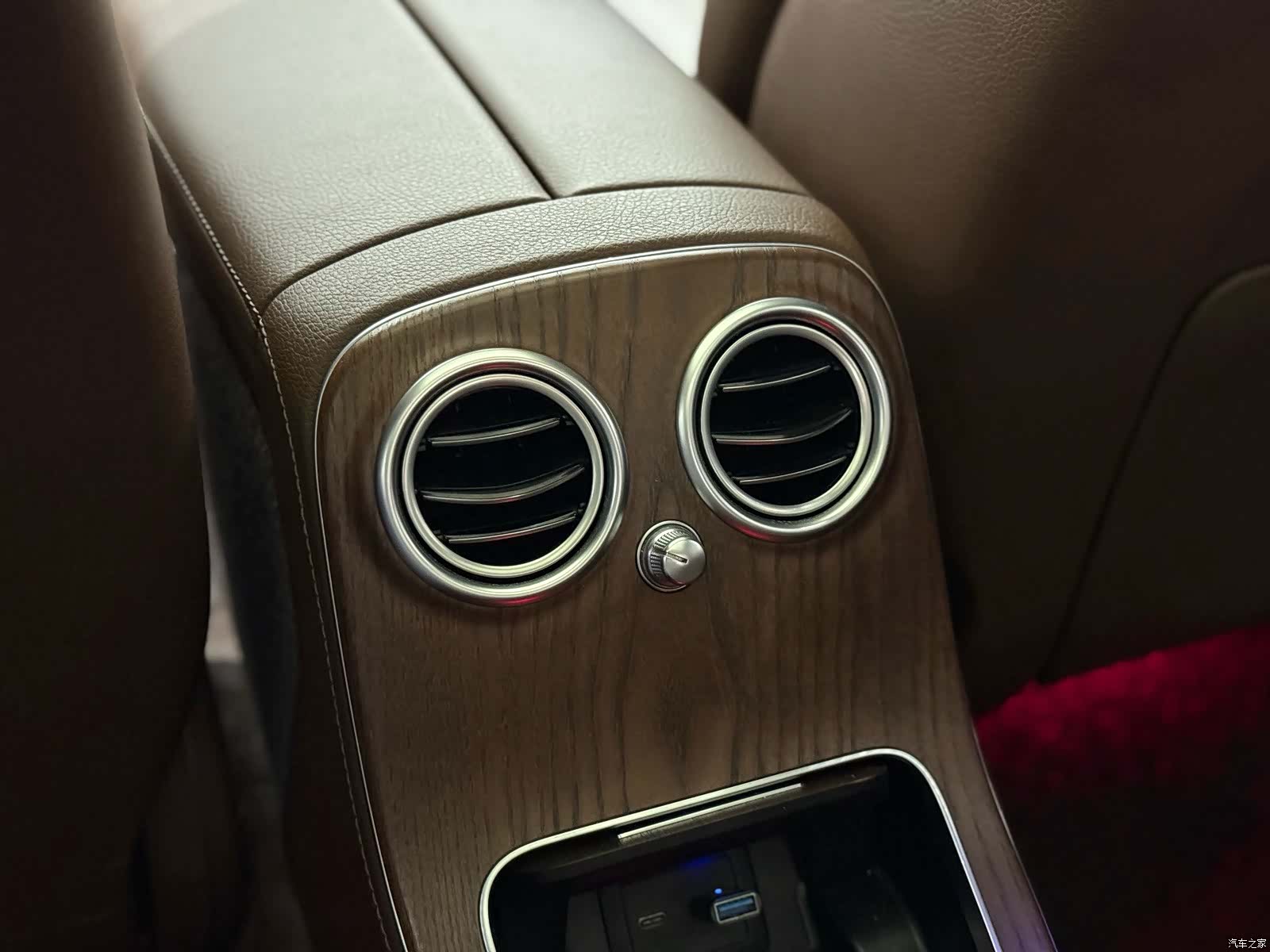 Mercedes-Benz E-Class, 2022 13