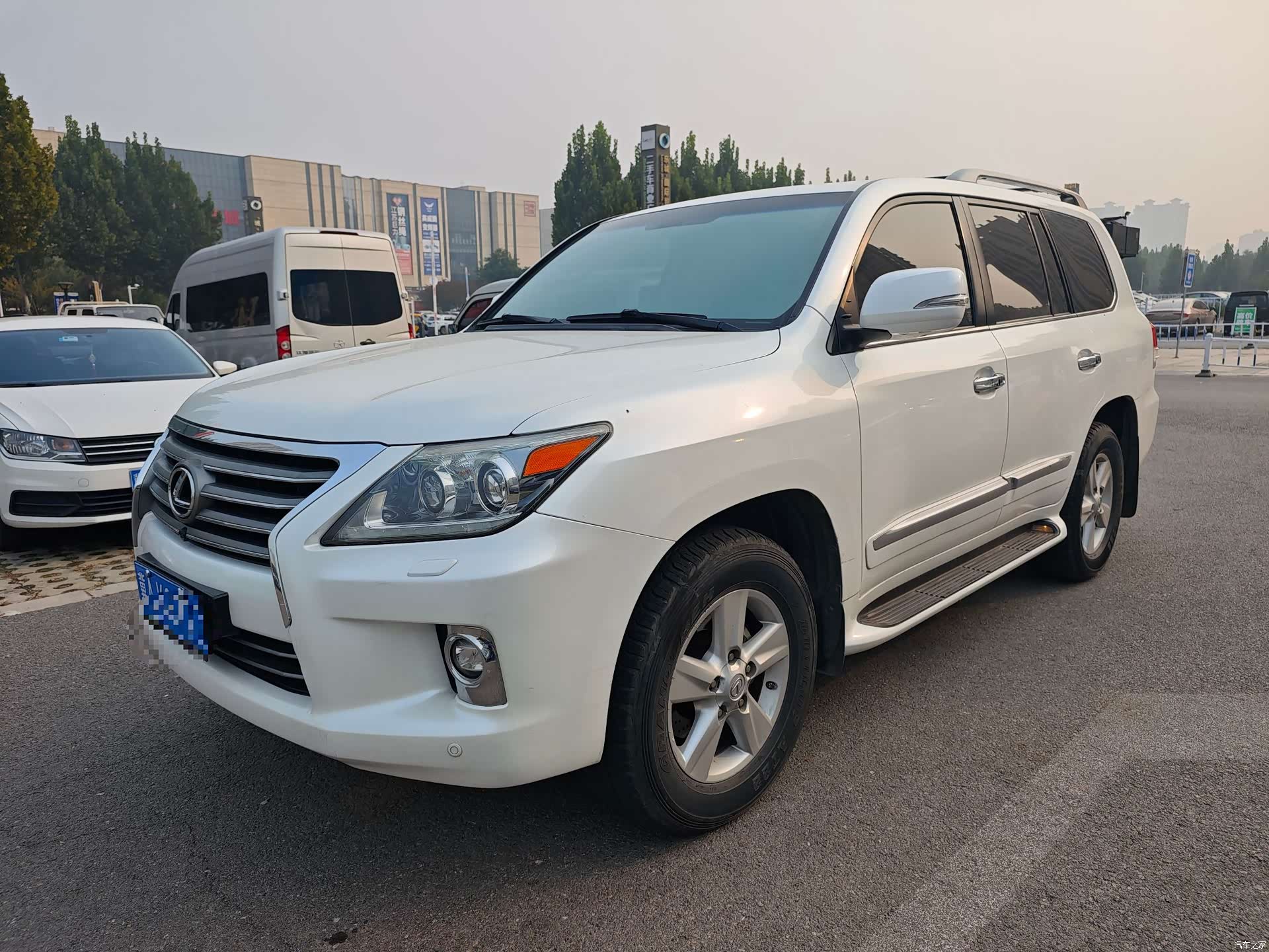 Lexus LX, 2015 1