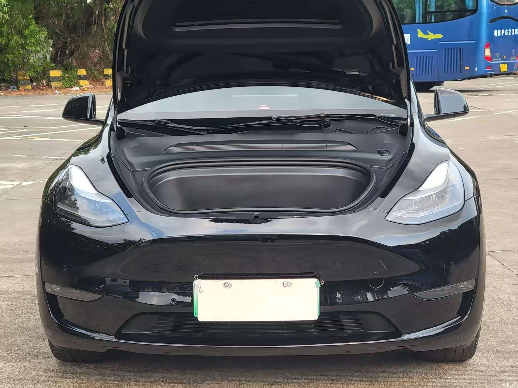 Tesla Model Y, 2023 все фото