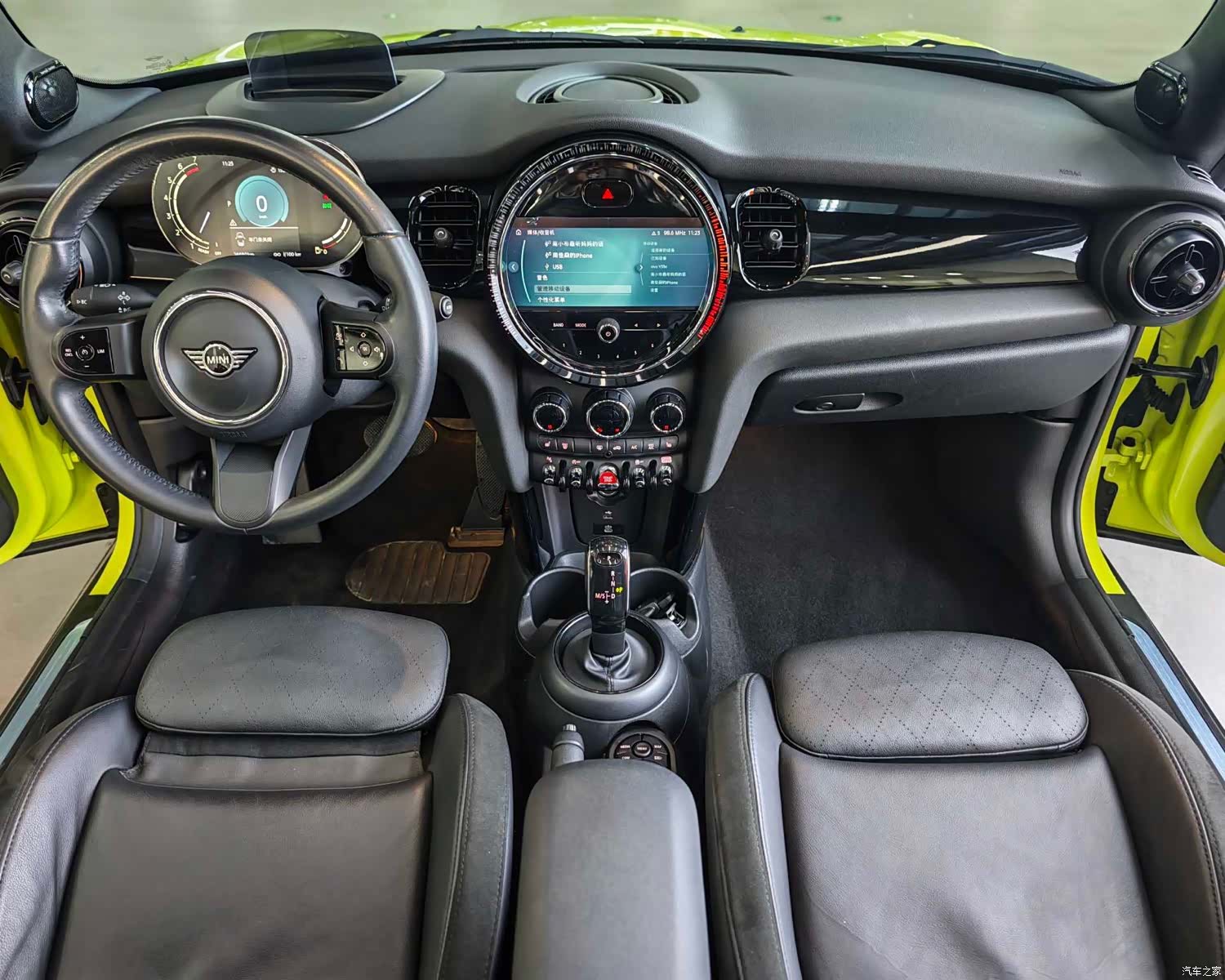 Mini Cooper, 2023 10