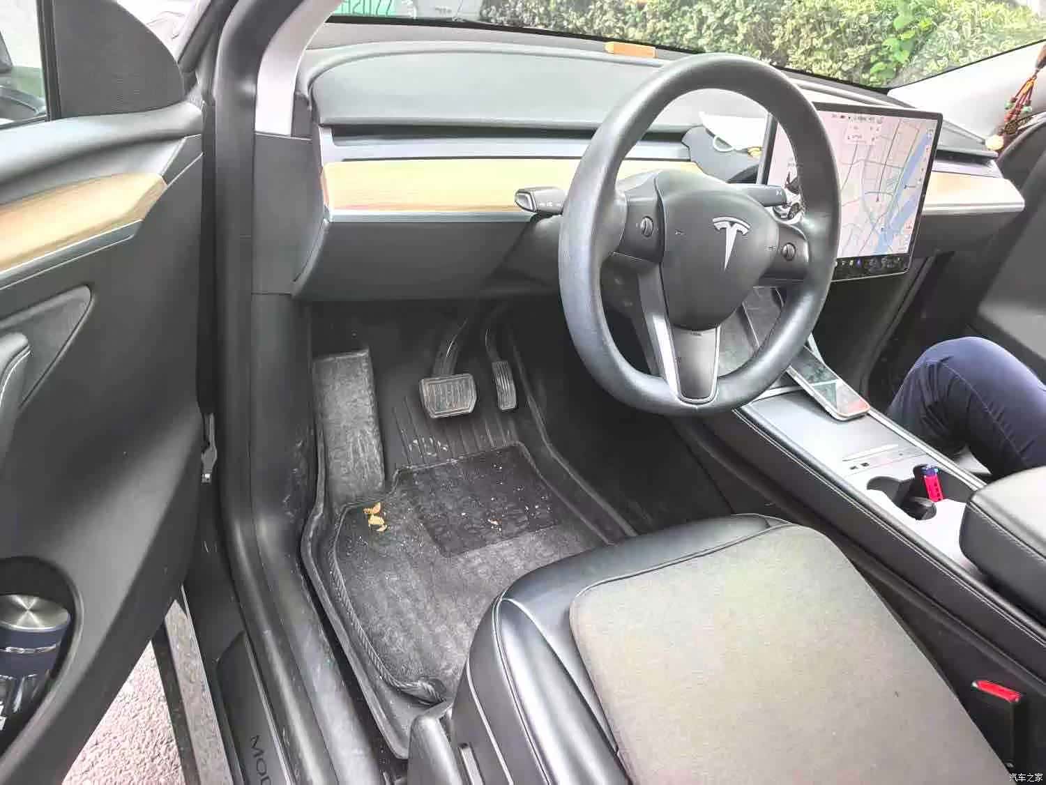 Tesla Model Y, 2021 3