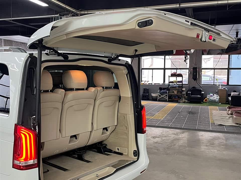 Mercedes-Benz V-class