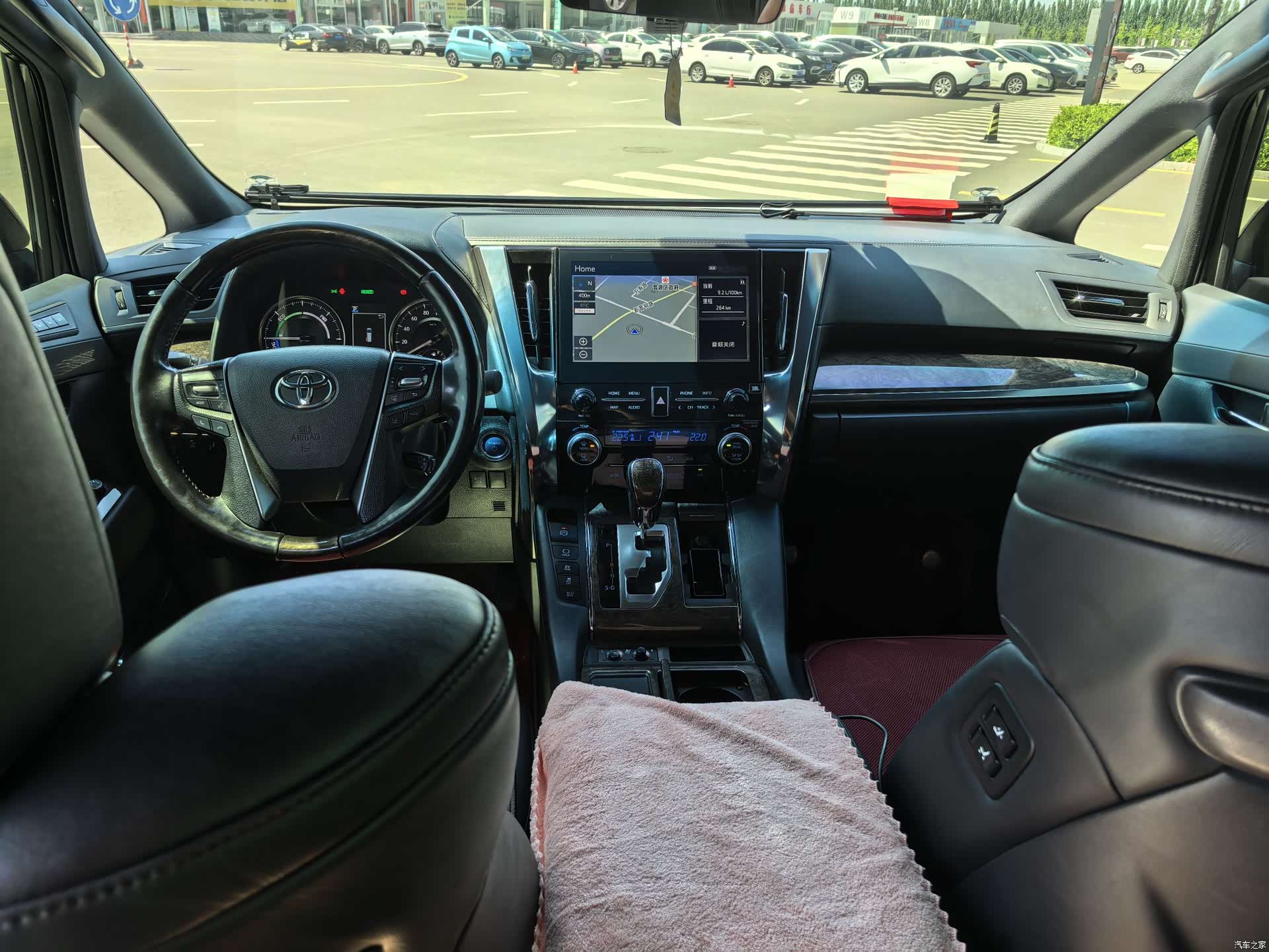 Toyota Alphard, 2022 6