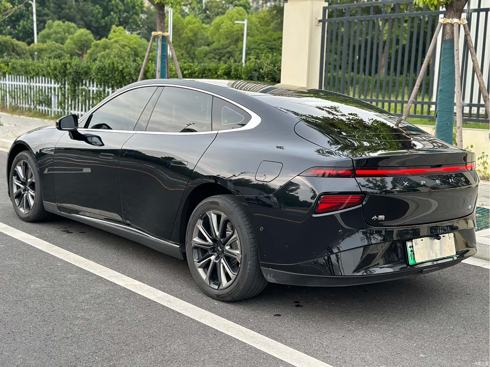 Xpeng P7, 2022 4