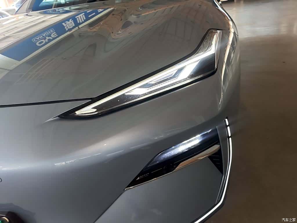 Geely E8, 2025 24