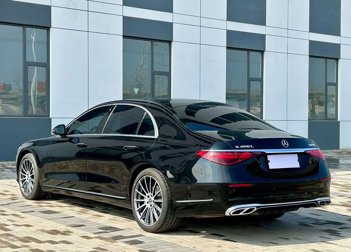 Mercedes-Benz S-Class, 2024 4