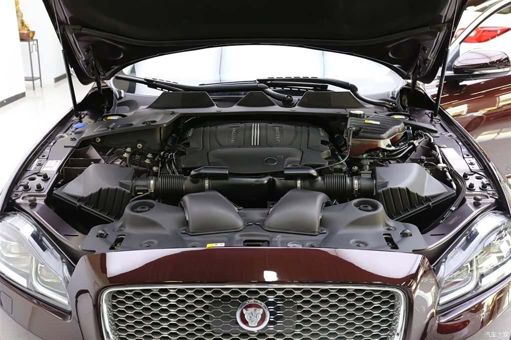 Jaguar XJ, 2019 17