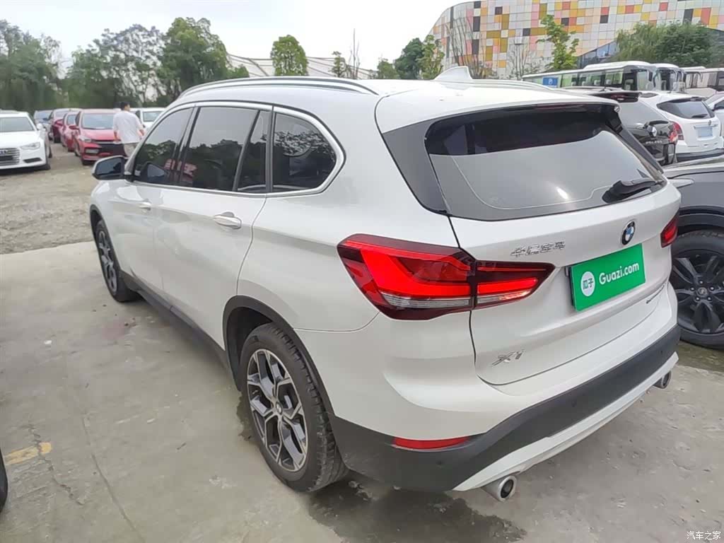 BMW X1, 2022 все фото