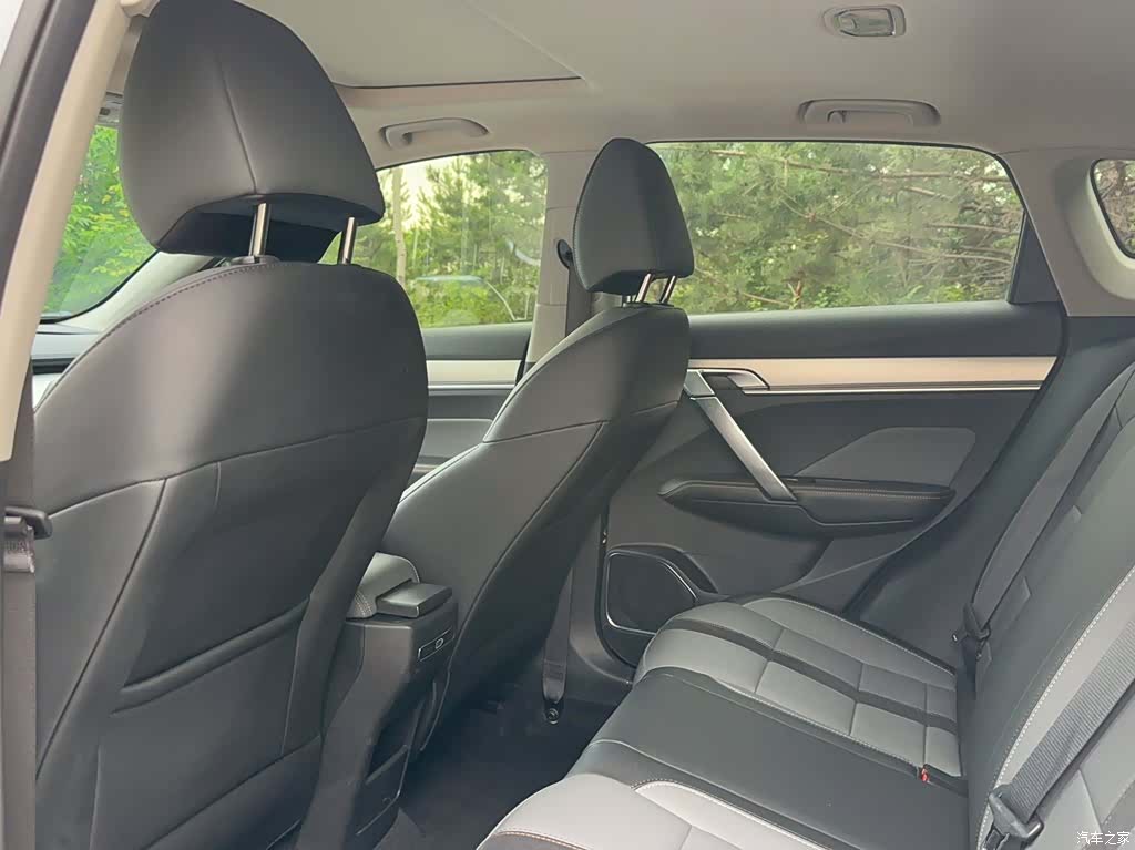 Geely Coolray, 2023 16