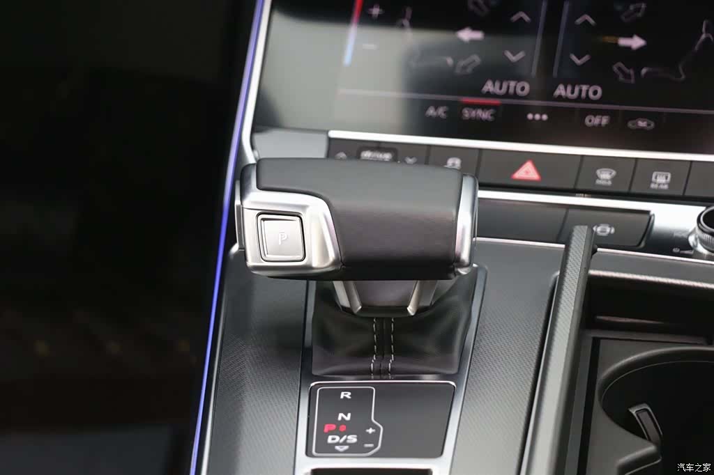 Audi A7L, 2023 13