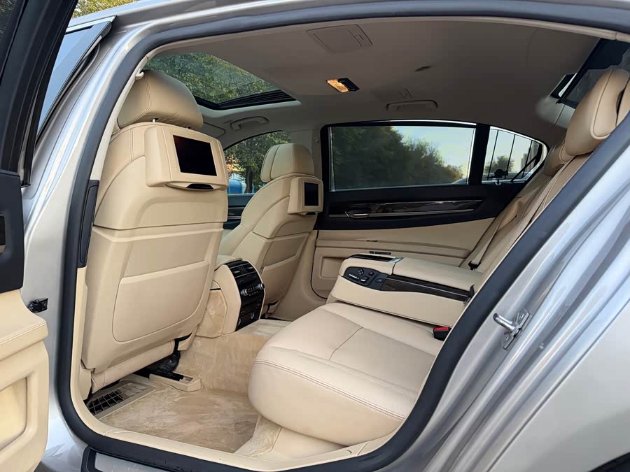 BMW 7-Series 2013, фото 9