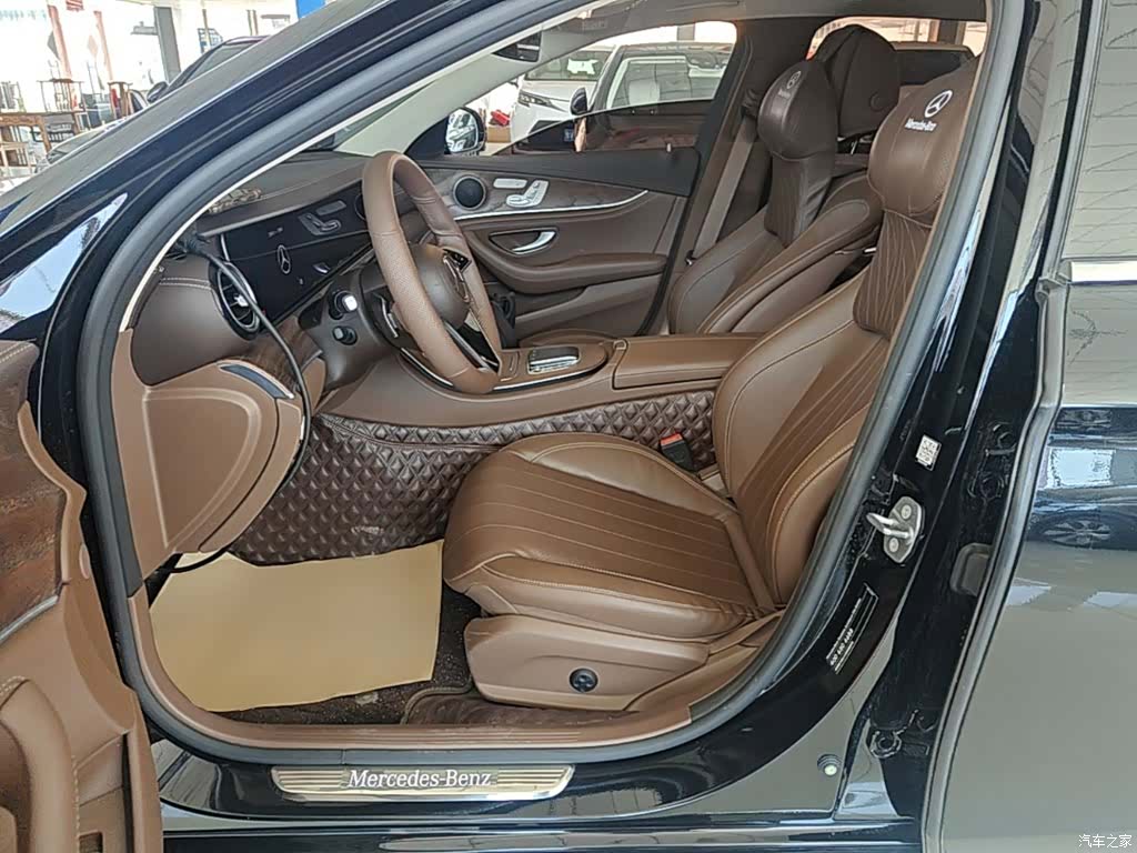 Mercedes-Benz E-Class, 2023 15