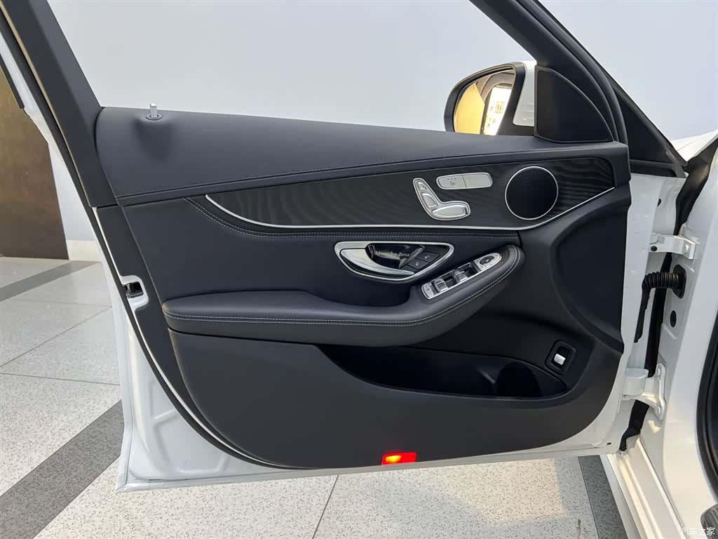 Mercedes-Benz C-Class, 2018 27