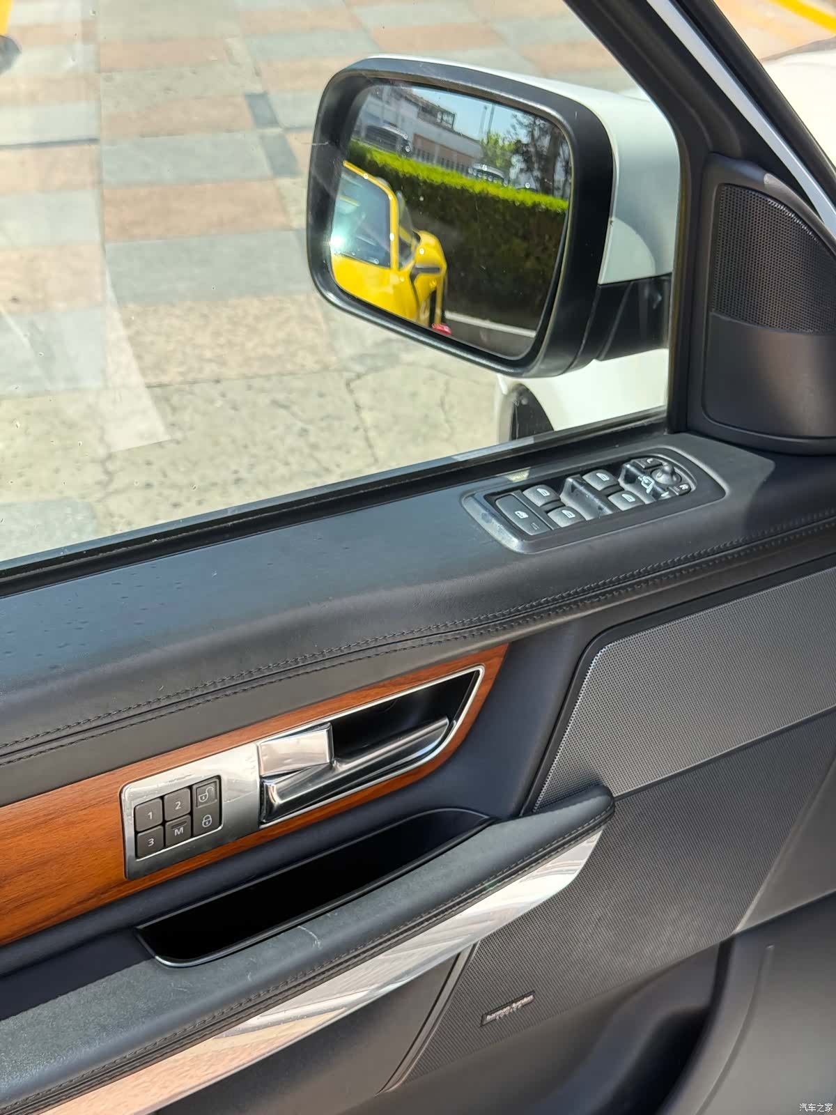 Land Rover Range Rover, 2011 7