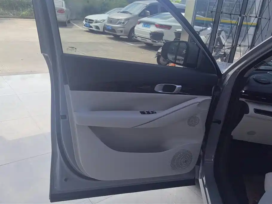 Geely Galaxy Galaxy E5